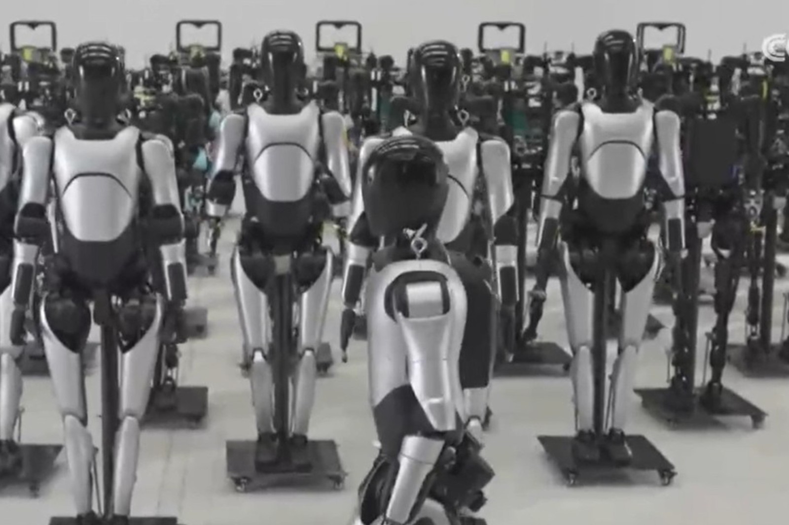 央视报道！揭秘九洲酷游机器人量产超级工厂